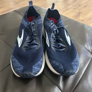 Brooks Levitate Navy and White Sneakers